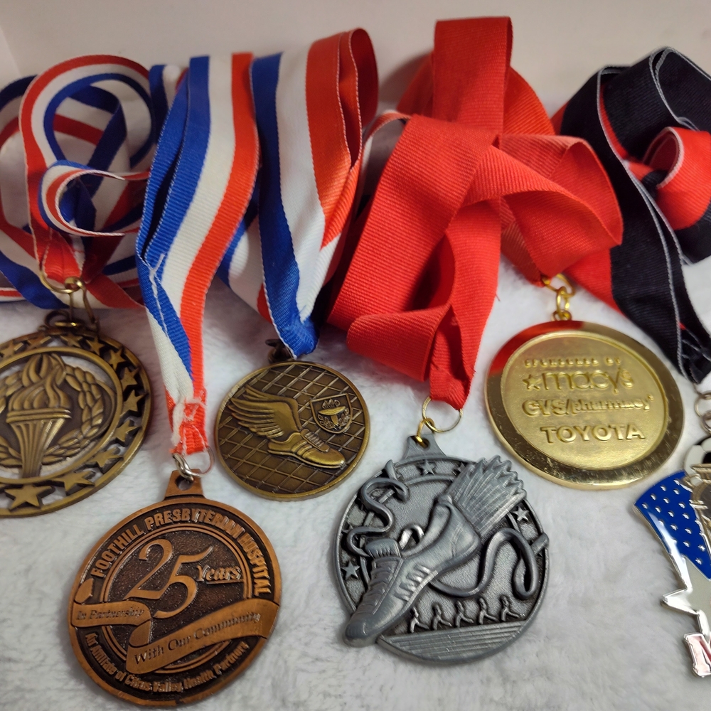 😲 Vintage Medals
